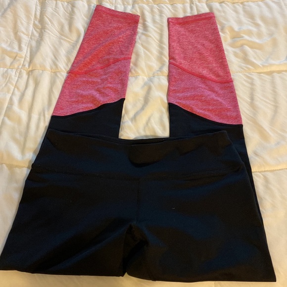 Reebok leggings, medium, black and pink. Like new. - Picture 6 of 6